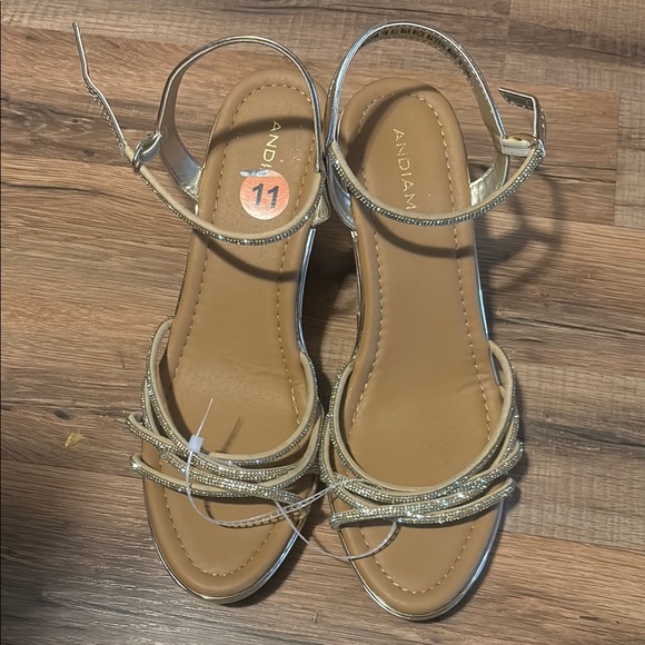 Women's Gold Strappy Sandals - Picture 1 of 4